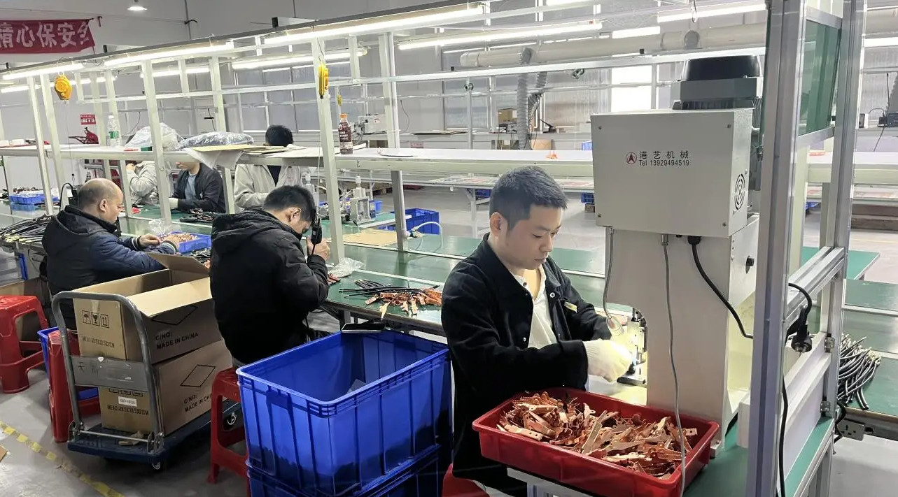Shenzhen CHL Industries Co., Ltd. производственная линия завода